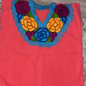 NWT Mexican embroidered top Blusa mexicana Bordada color salmon for women